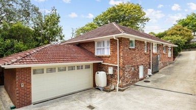 8 Hillsdale Road, Hillsborough, Auckland - Carousel 1