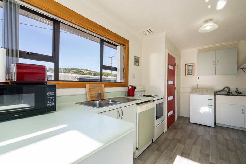 18 Luke Street, Ocean Grove, Dunedin - Carousel 2