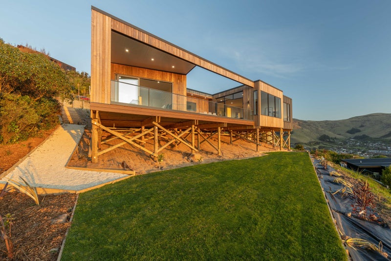 134 Cannon Hill Crescent, Mount Pleasant, Christchurch - Carousel 1