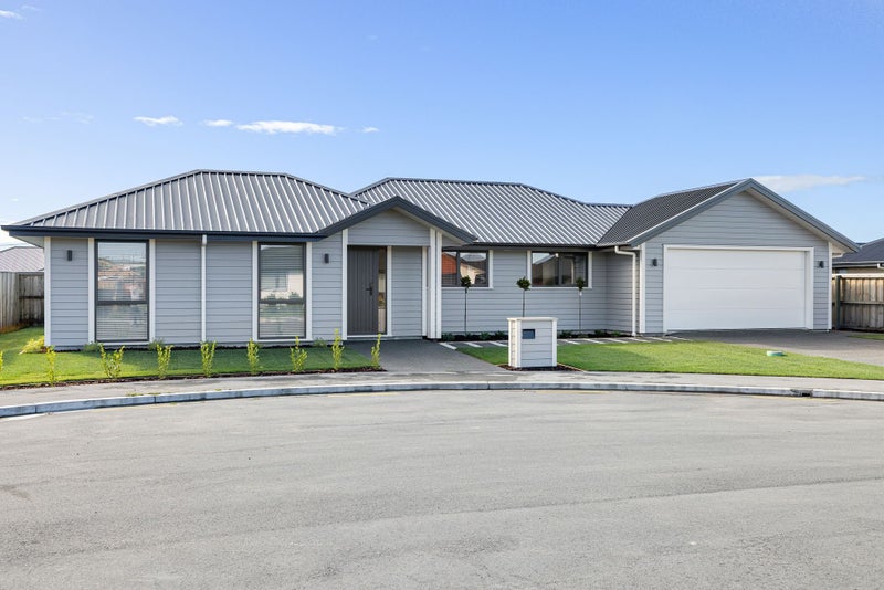 12 Freeville Place, New Brighton, Christchurch - Carousel 1