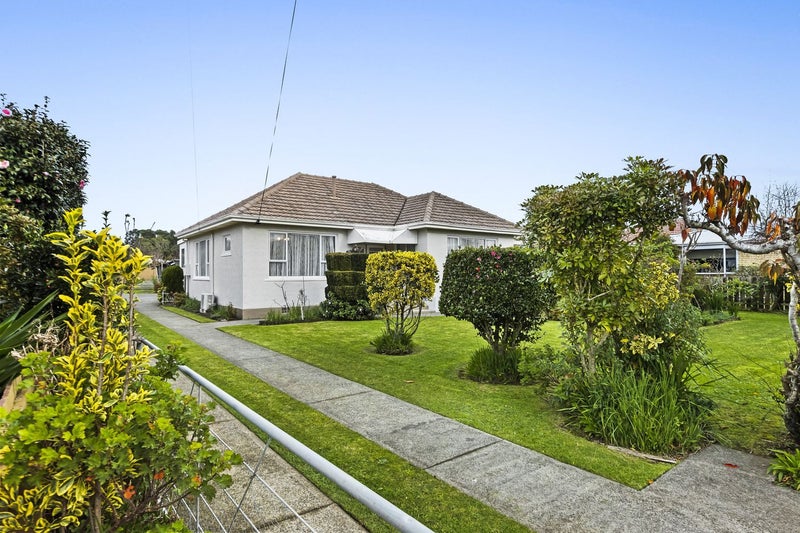 15 Walsh Road, Westown, New Plymouth - Carousel 1