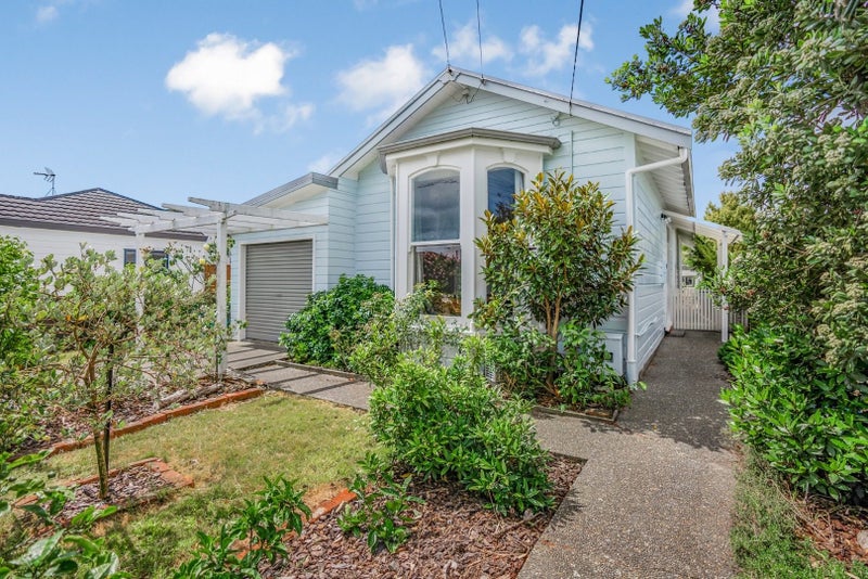 15 Udy Street, Petone, Lower Hutt - Carousel 1