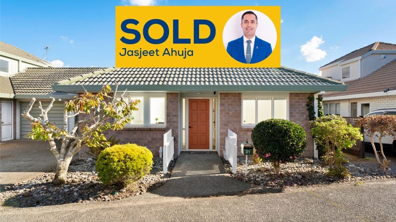 31 Central Park Drive, Te Atatu South, Auckland - Carousel 1