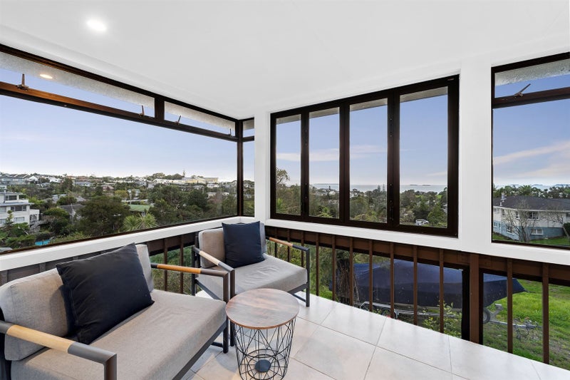 1/9 Taumata Road, Castor Bay, Auckland - Carousel 2