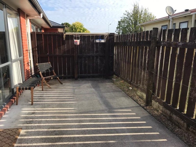 10C Inverness Avenue, Hamilton East, Hamilton - Carousel 13