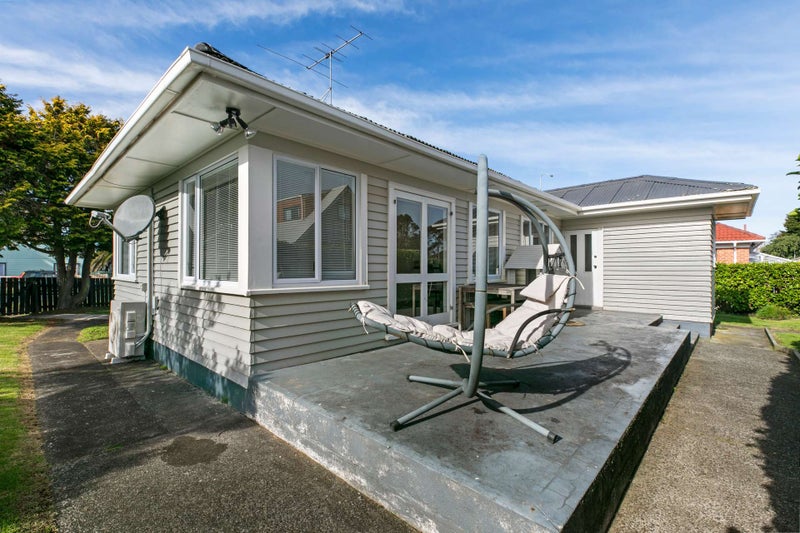 1/17 Wedgwood Avenue, Māngere East, Auckland - Carousel 2