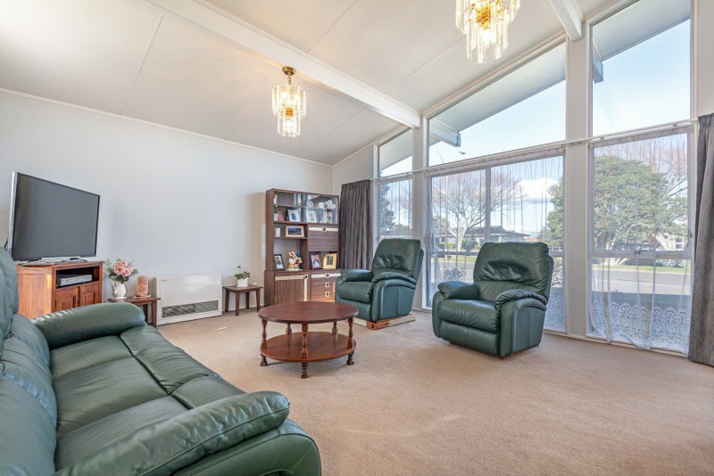 4 John F Kennedy Drive, Milson, Palmerston North - Carousel 2