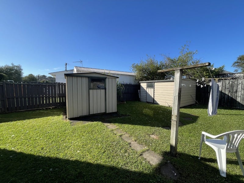 6 Godley Road, Green Bay, Auckland - Carousel 17