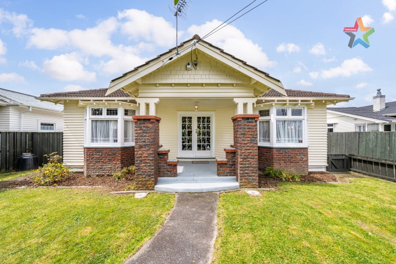 1/18 Kauri Street, Woburn, Lower Hutt - Carousel 1