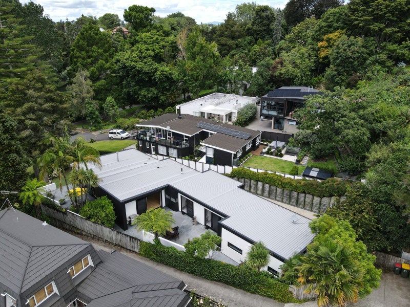 5 Hamilton Parade, Hamilton Central, Hamilton - Carousel 50