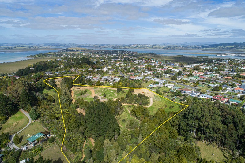 11 Boeing Road, Onerahi, Whangarei - Carousel 1