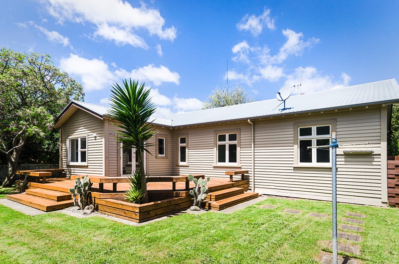6 Clausen Street, Takaro, Palmerston North - Carousel 2