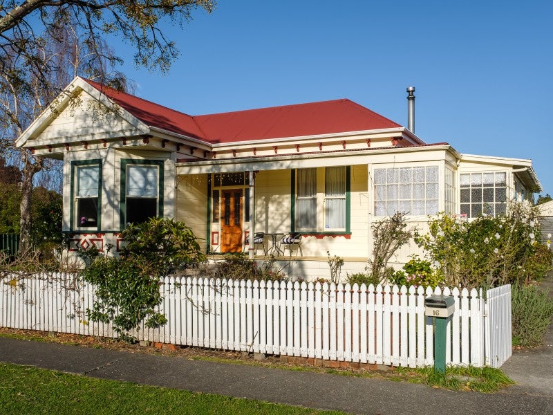 16 Perry Street, Mangapapa, Gisborne - Carousel 1