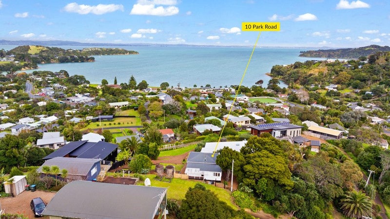 10 Park Road, Surfdale, Waiheke Island - Carousel 2