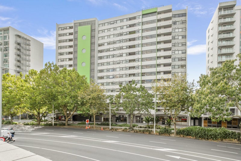 706/18 Beach Road, Auckland Central, Auckland - Carousel 1