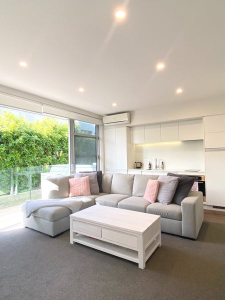 375 Murphys Road, Flat Bush, Auckland - Carousel 1