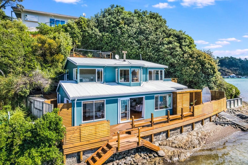 14A Trevor Terrace, Paremata, Porirua - Carousel 1