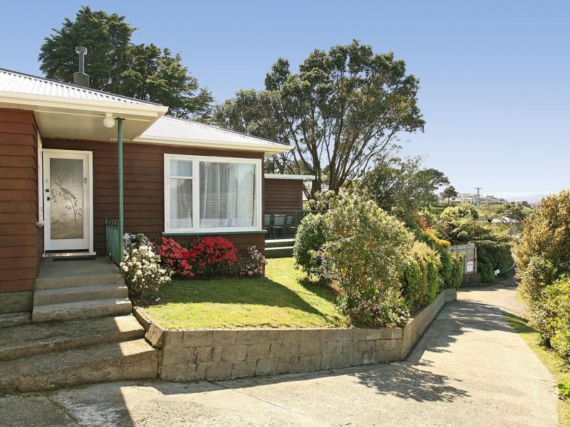 181 Normandale Road, Normandale, Lower Hutt - Carousel 1
