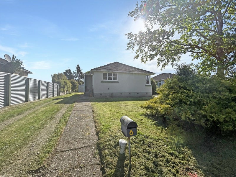 6 Lyon Street, Glengarry, Invercargill - Carousel 1