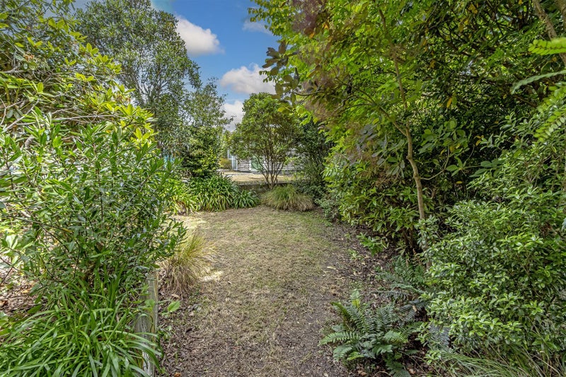 109 Brookside Terrace, Bryndwr, Christchurch - Carousel 18