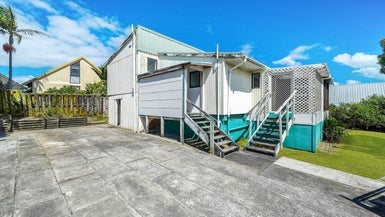2/129 Boundary Road, Clover Park, Auckland - Carousel 1