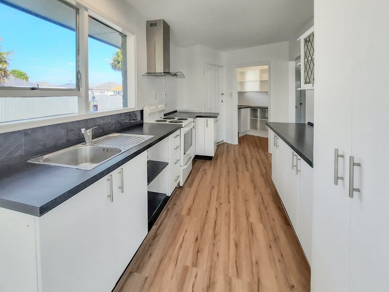 10 Woodlands Place, Aranui, Christchurch - Carousel 2