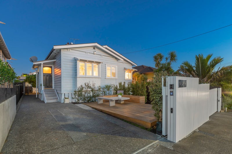 19 Livingstone Street, Westmere, Auckland - Carousel 2