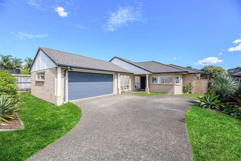 8 Brookwood Drive, Henderson, Auckland - Carousel 2