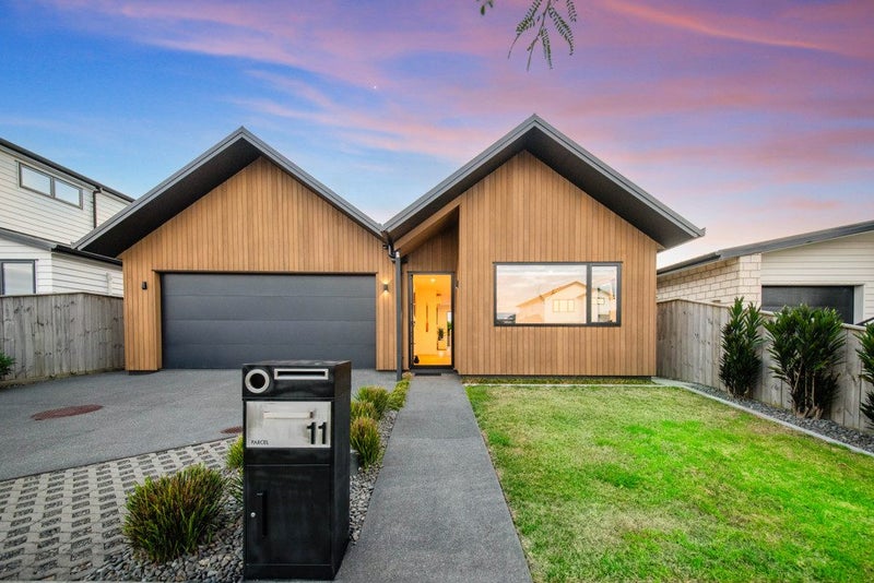 11 Waipana Street, Hobsonville, Auckland - Carousel 2