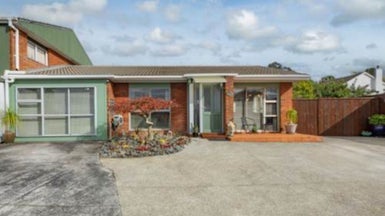 1/16 Longbill Place, Glendene, Auckland - Carousel 1