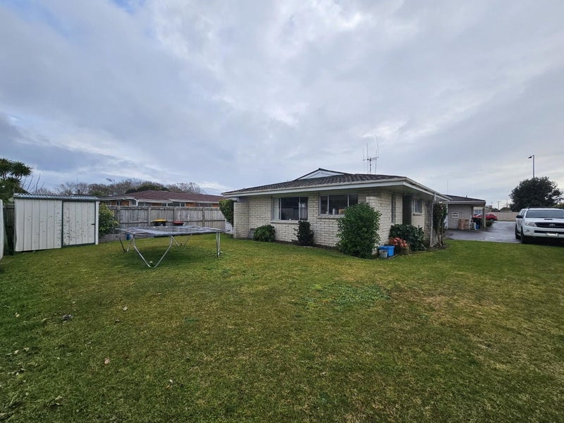 100 Chapel Street, Otumoetai, Tauranga - Carousel 1