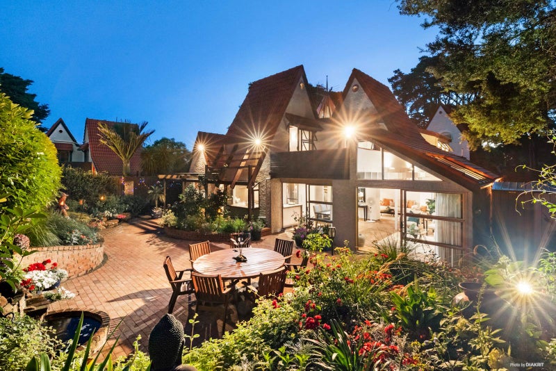 1/7 Cobblestone Lane, Hillcrest, Auckland - Carousel 1