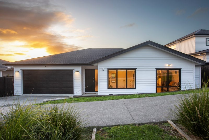 44 Jeroboam Loop, Kumeū - Carousel 2