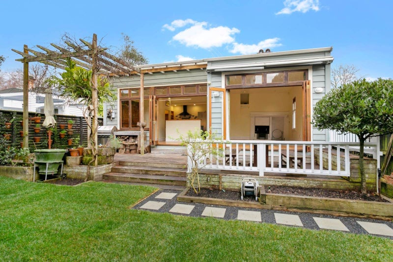 25 Sentinel Road, Herne Bay, Auckland - Carousel 2