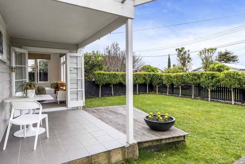 36 Moa Road, Point Chevalier, Auckland - Carousel 1