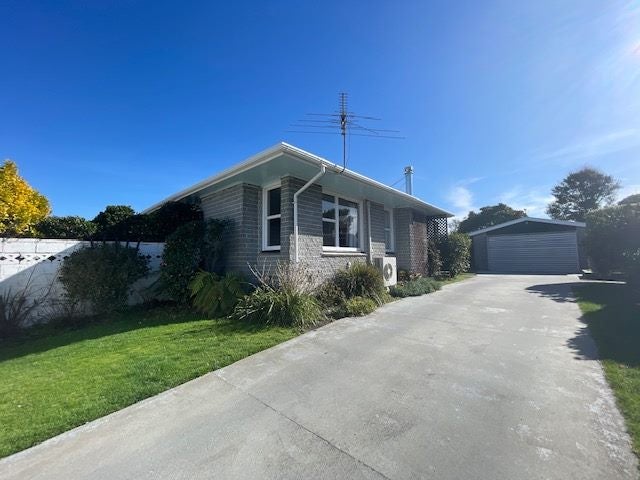 16 Rosedale Place, Avonhead, Christchurch - Carousel 1