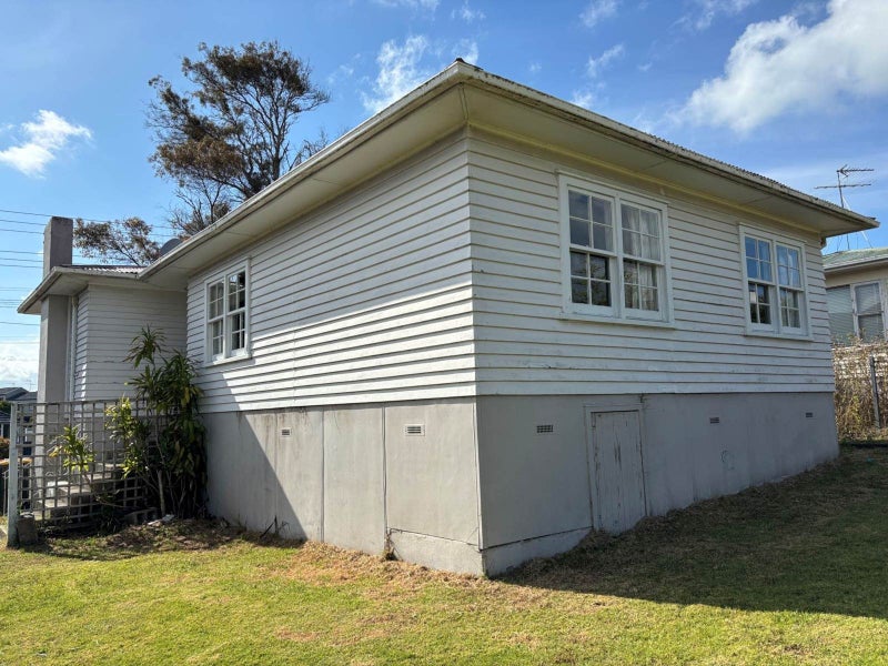 112 Lake Road, Northcote, Auckland - Carousel 1