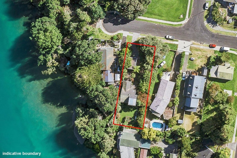 44 McLeod Road, Weymouth, Auckland - Carousel 1