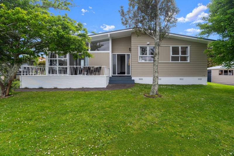 32 Dunstall Place, Mangere Bridge, Auckland - Carousel 2