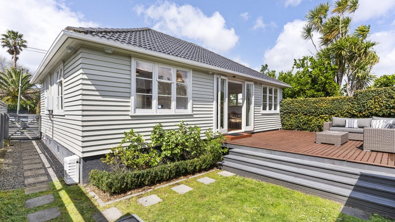 7 Sackville Street, Grey Lynn, Auckland - Carousel 1