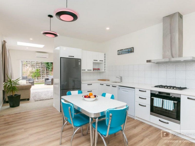 79 Elizabeth Street, Mount Victoria, Wellington - Carousel 1