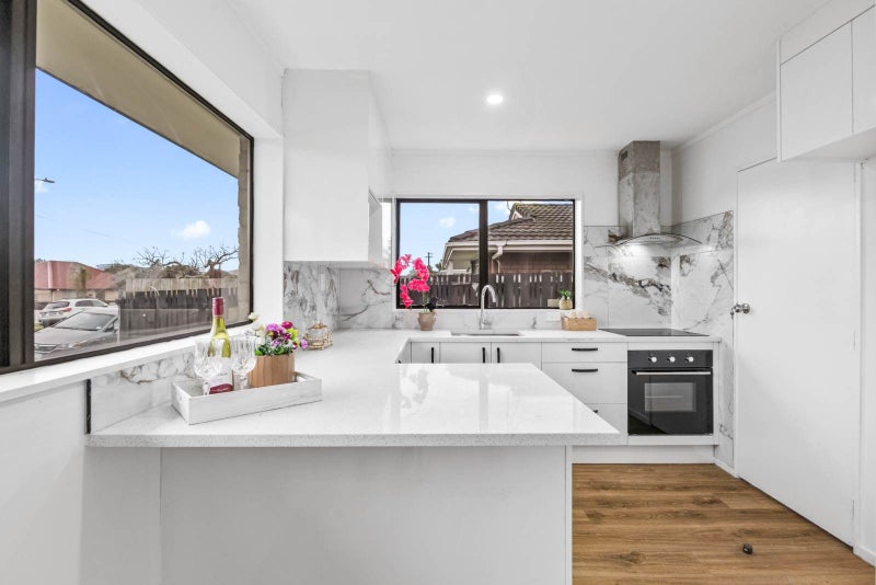 1/7 King Edward Avenue, Papakura, Auckland - Carousel 2