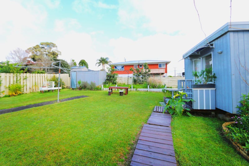 20 Rosewarne Crescent, Glendene, Auckland - Carousel 21