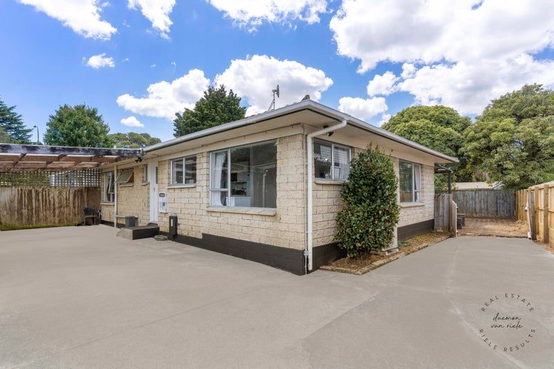 1/15 Gloaming Place, Conifer Grove, Takanini - Carousel 1