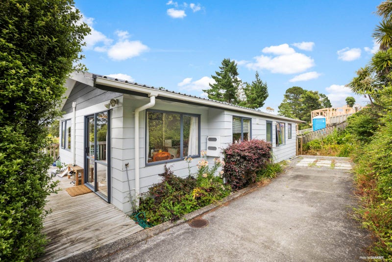 84A Anich road, Massey, Waitakere - Carousel 1