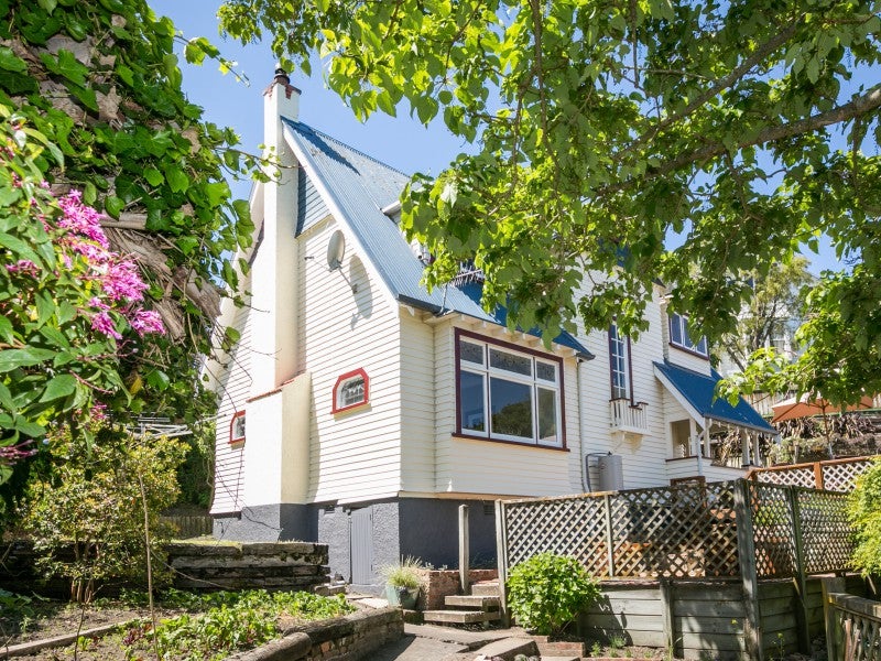 20 Cobden Road, Bluff Hill, Napier - Carousel 24