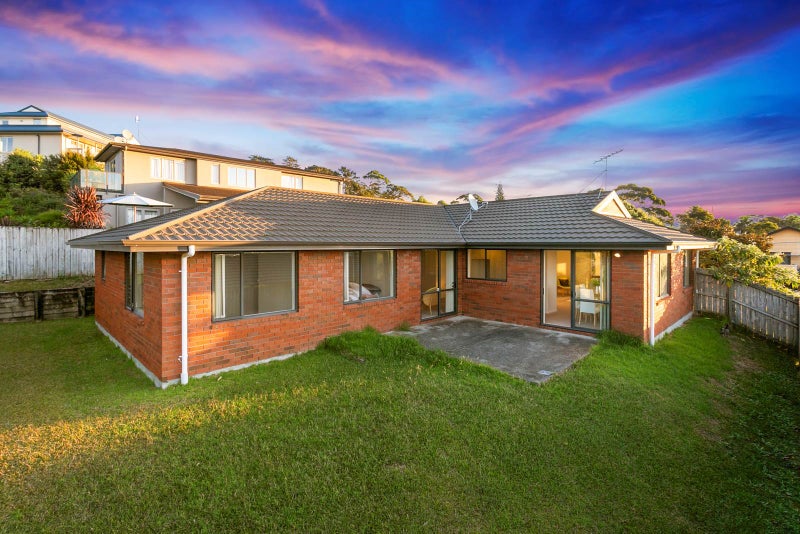 18 Condor Place, Unsworth Heights, Auckland - Carousel 1