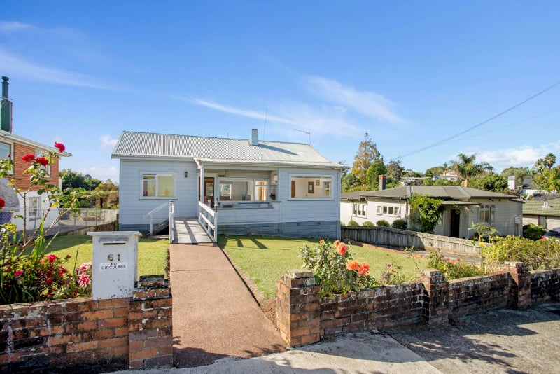 61 Taunton Terrace, Blockhouse Bay, Auckland - Carousel 1