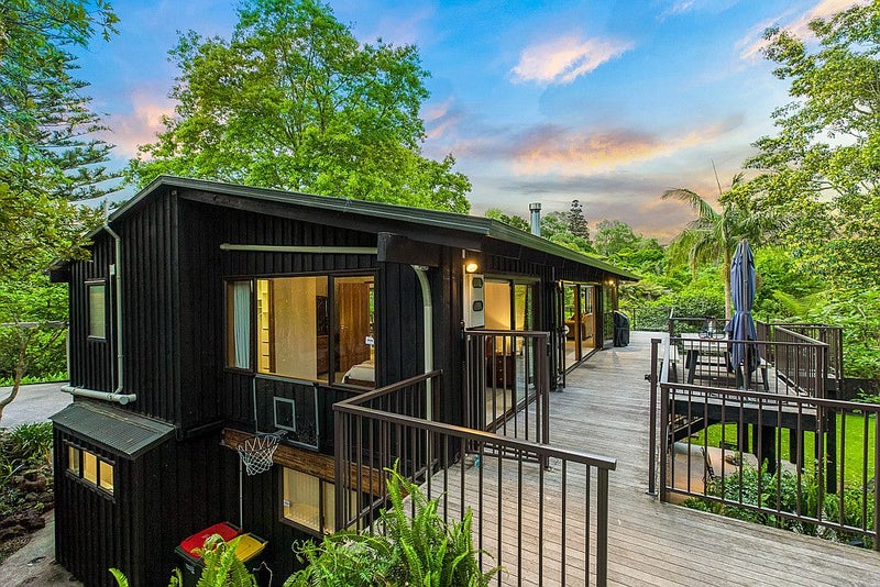 20 Robbies Road, Shelly Park, Auckland - Carousel 2