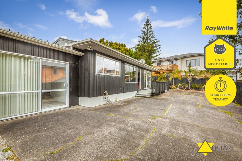 2/4202A Great North Road, Glendene, Auckland - Carousel 1